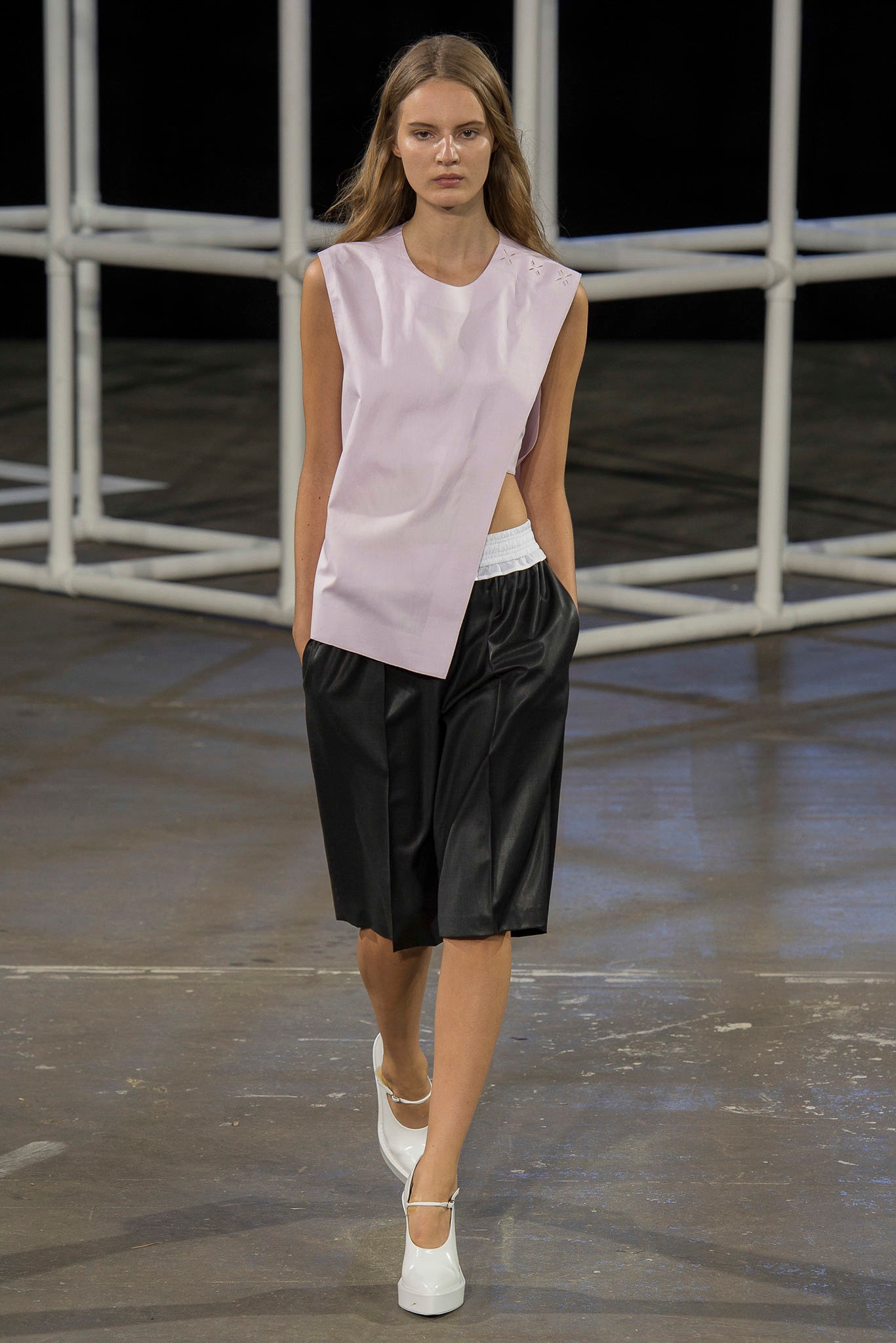 black leather fitted wide-leg shorts