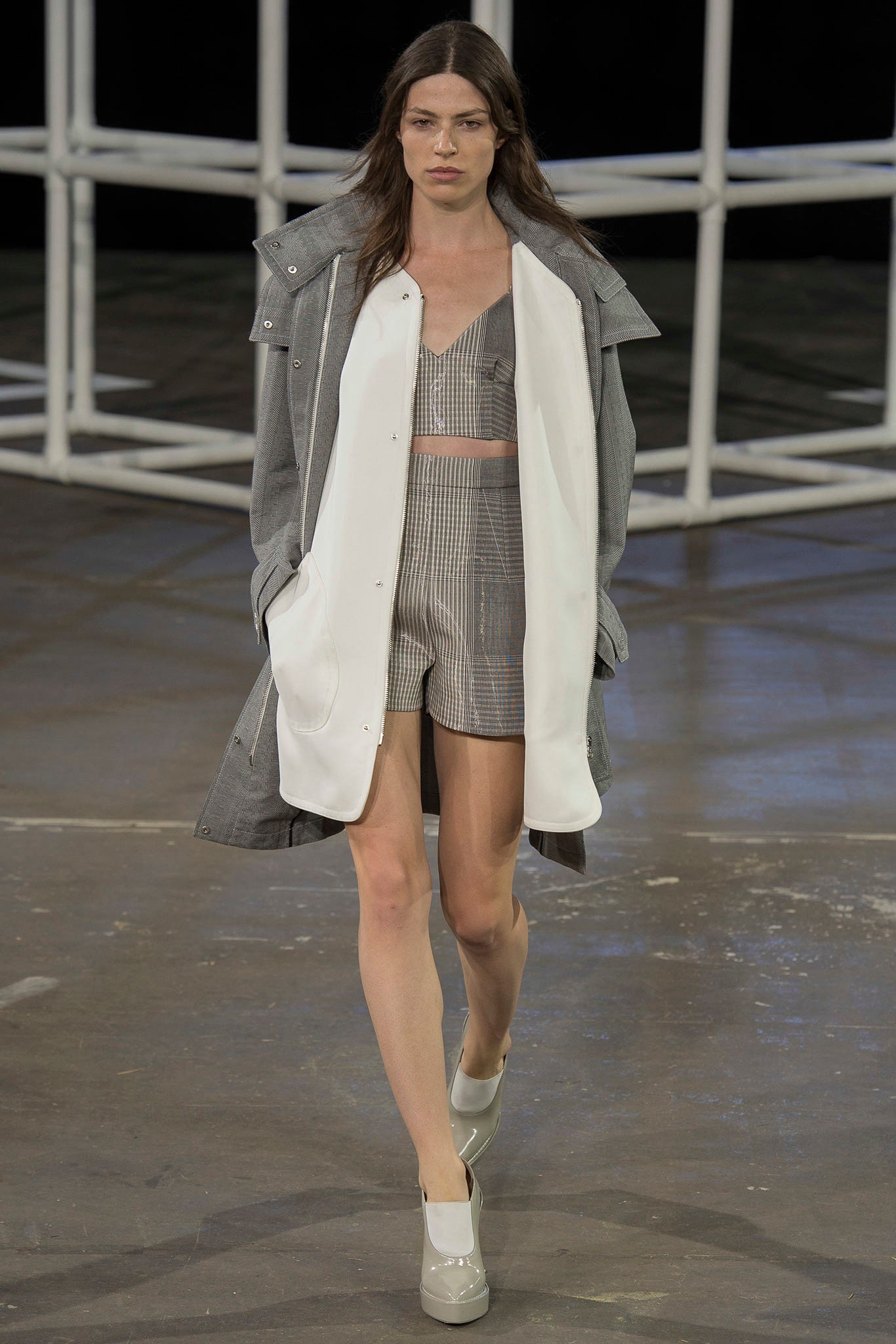 gray cotton long-sleeve collared relaxed buttoned coat