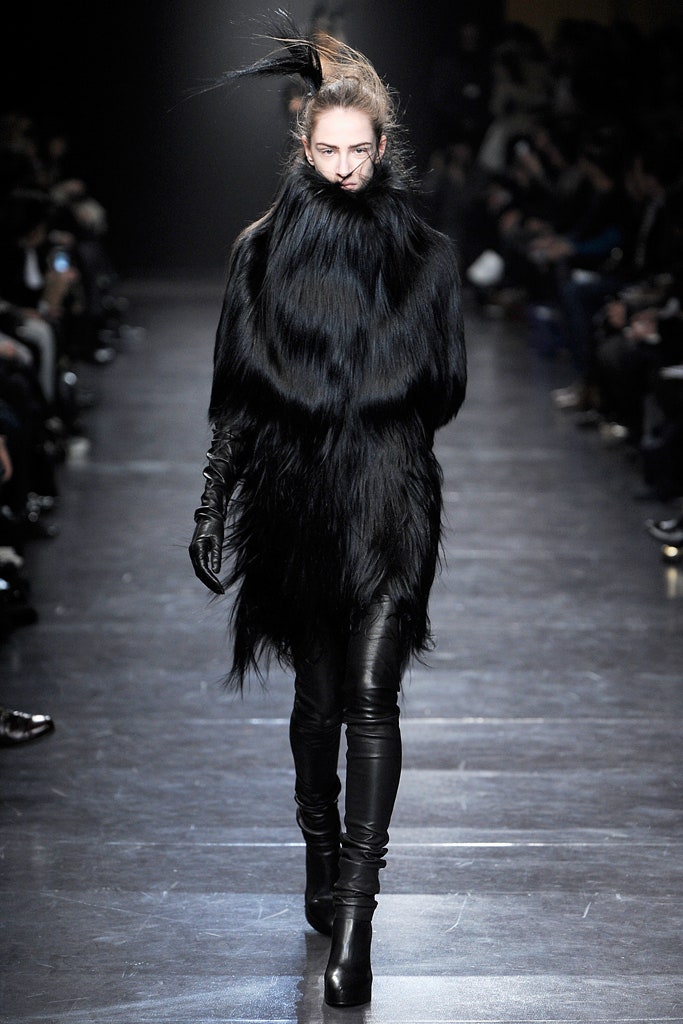 black fur long-sleeve collared relaxed layered textured coat