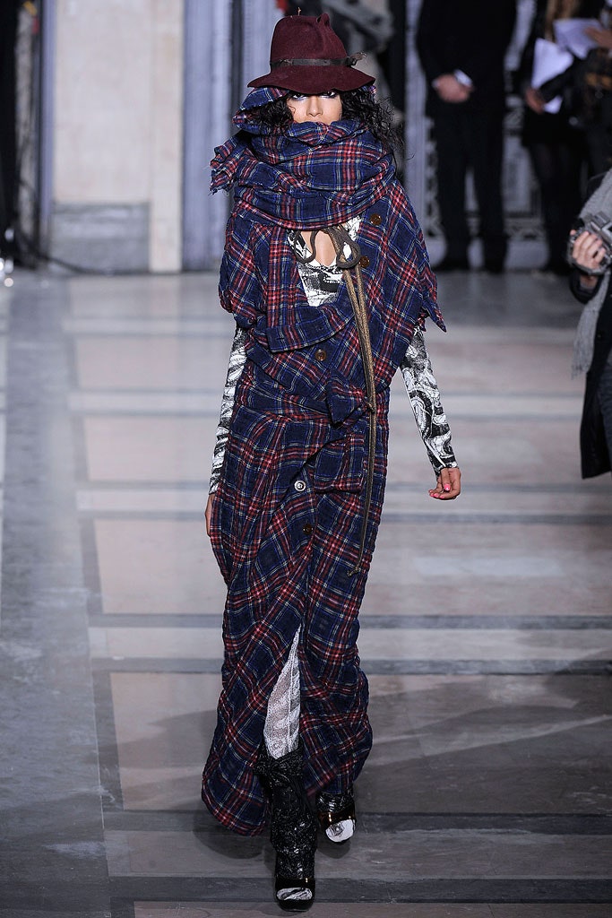 plaid maxi dress with hat and scarf