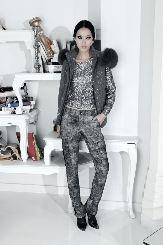 gray cotton slim cargo pants