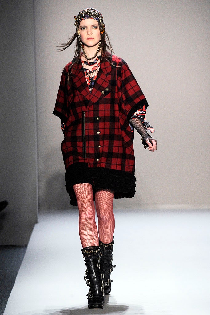 red cotton short-sleeve collared relaxed checked buttoned dress