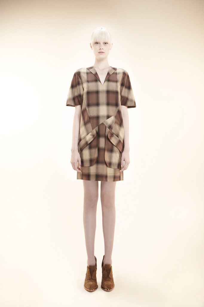 brown cotton short-sleeve v-neck fitted pleated pockets dress