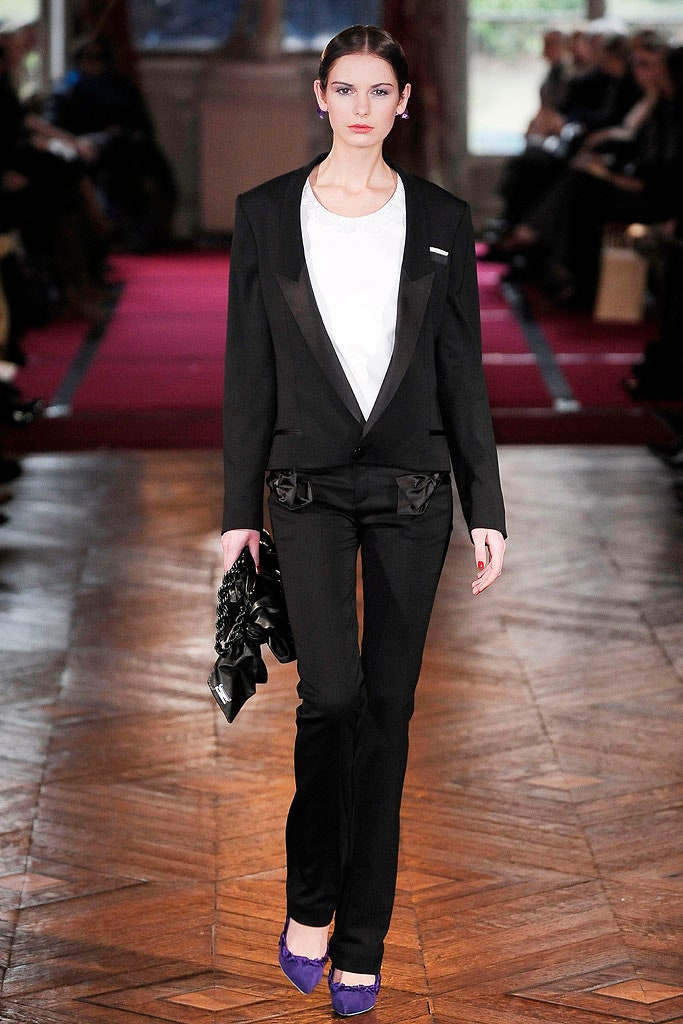 black wool long-sleeve collared tailored buttoned suit