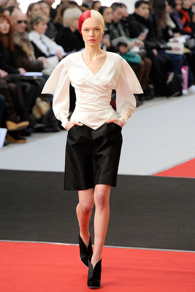 white silk long-sleeve v-neck fitted pleated blouse
