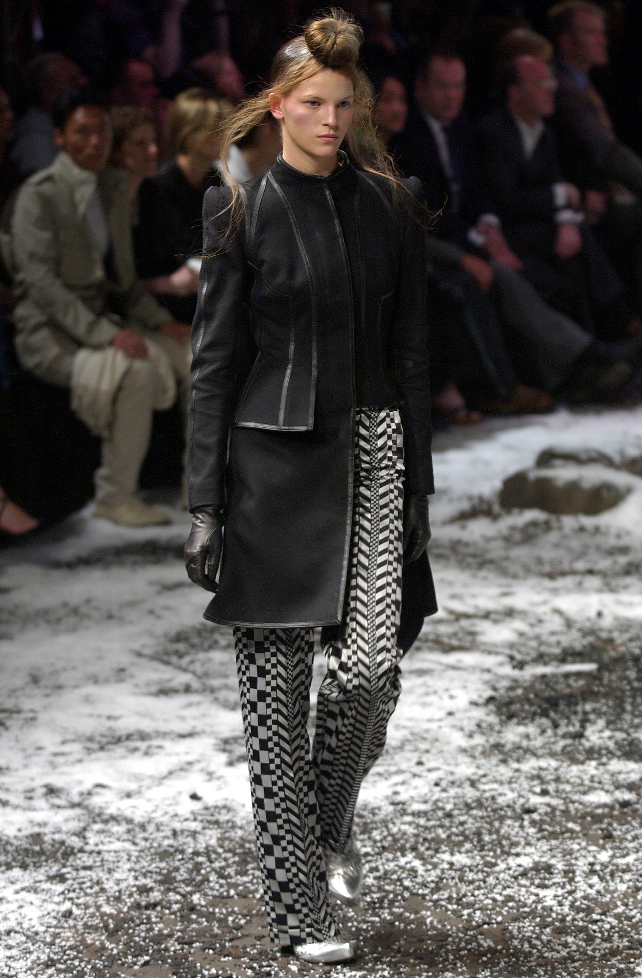 black leather long-sleeve fitted zippered coat