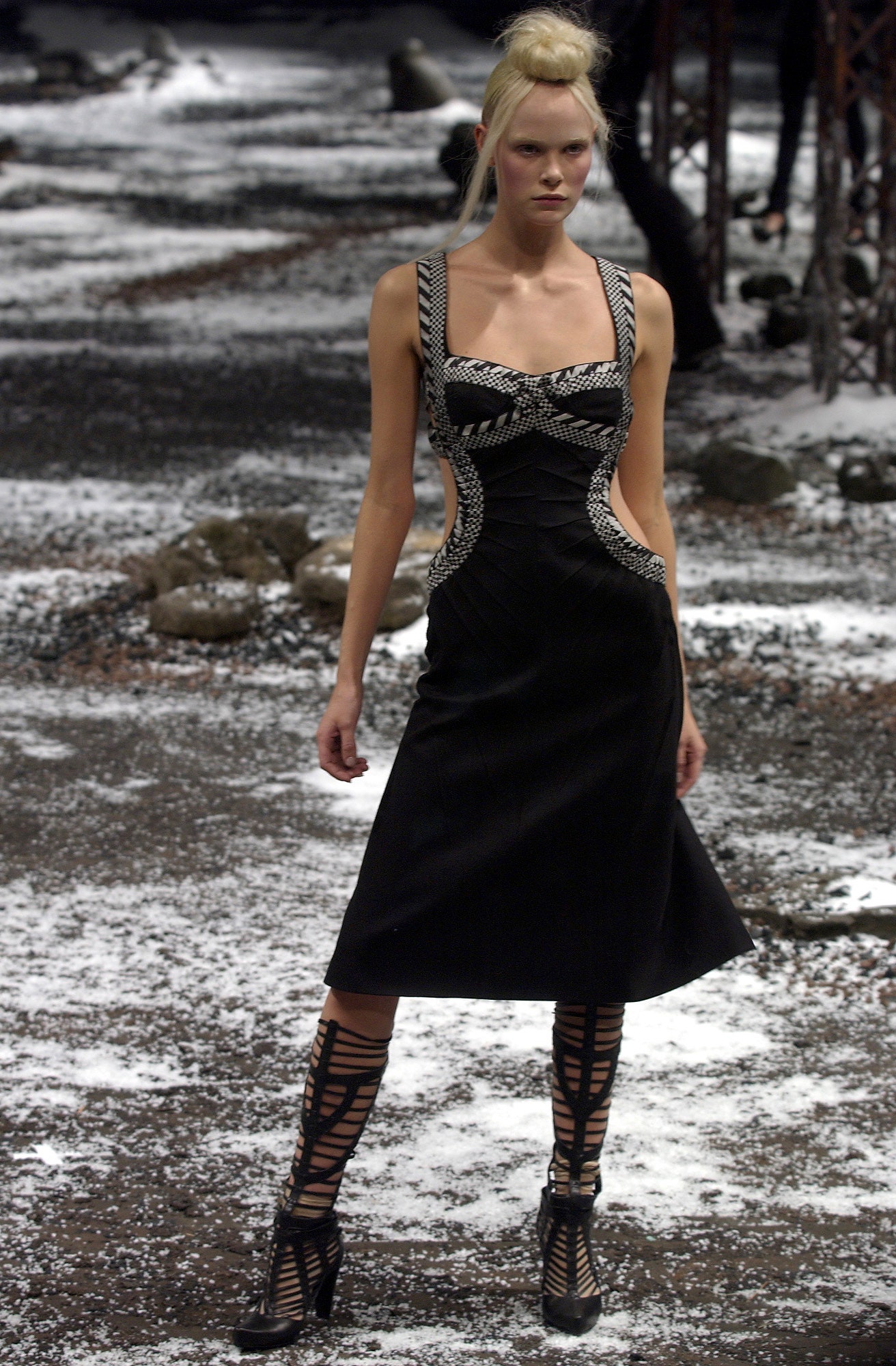 black leather fitted zippered shoes