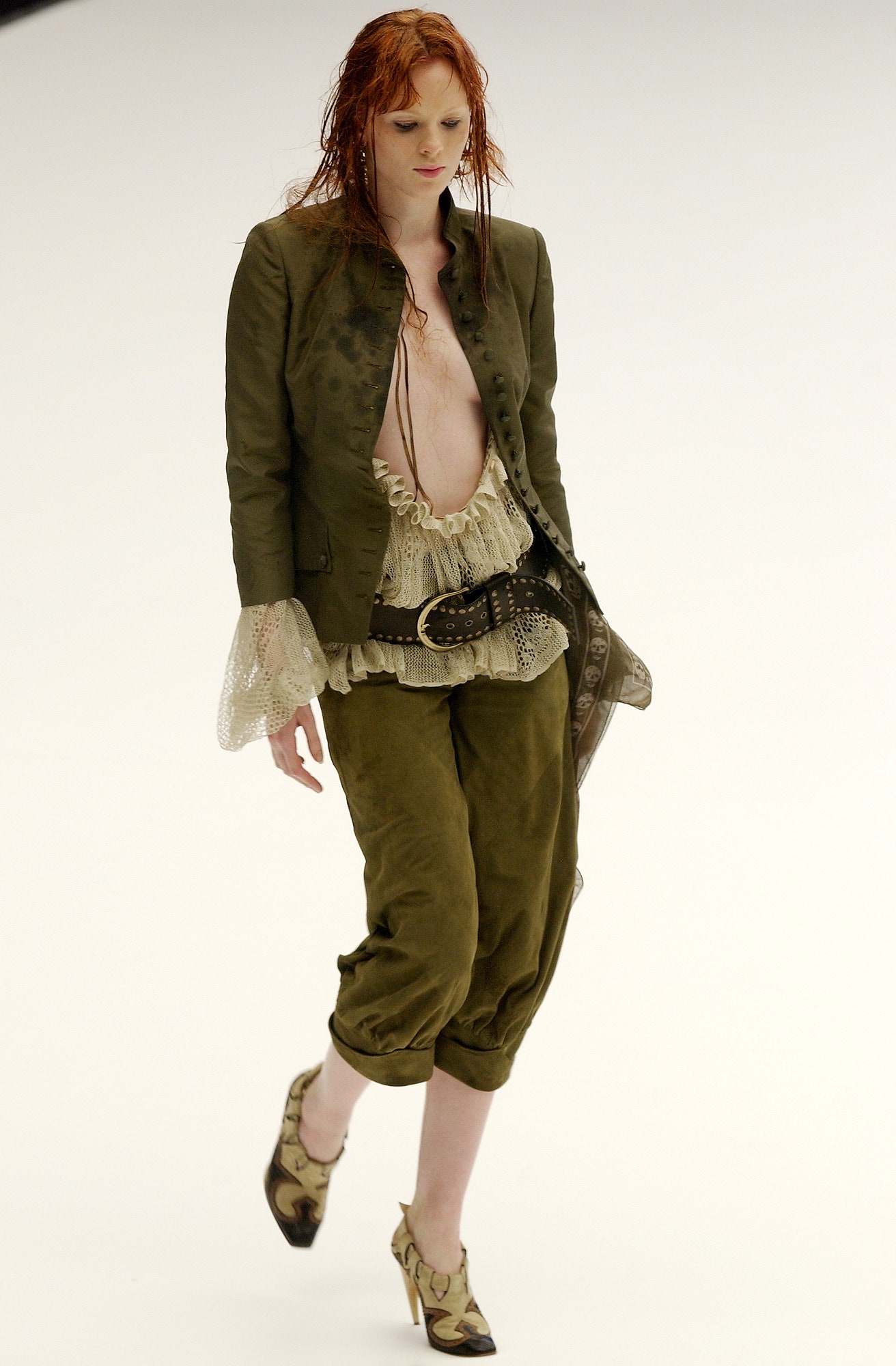 green suede long-sleeve collared fitted buttoned jacket