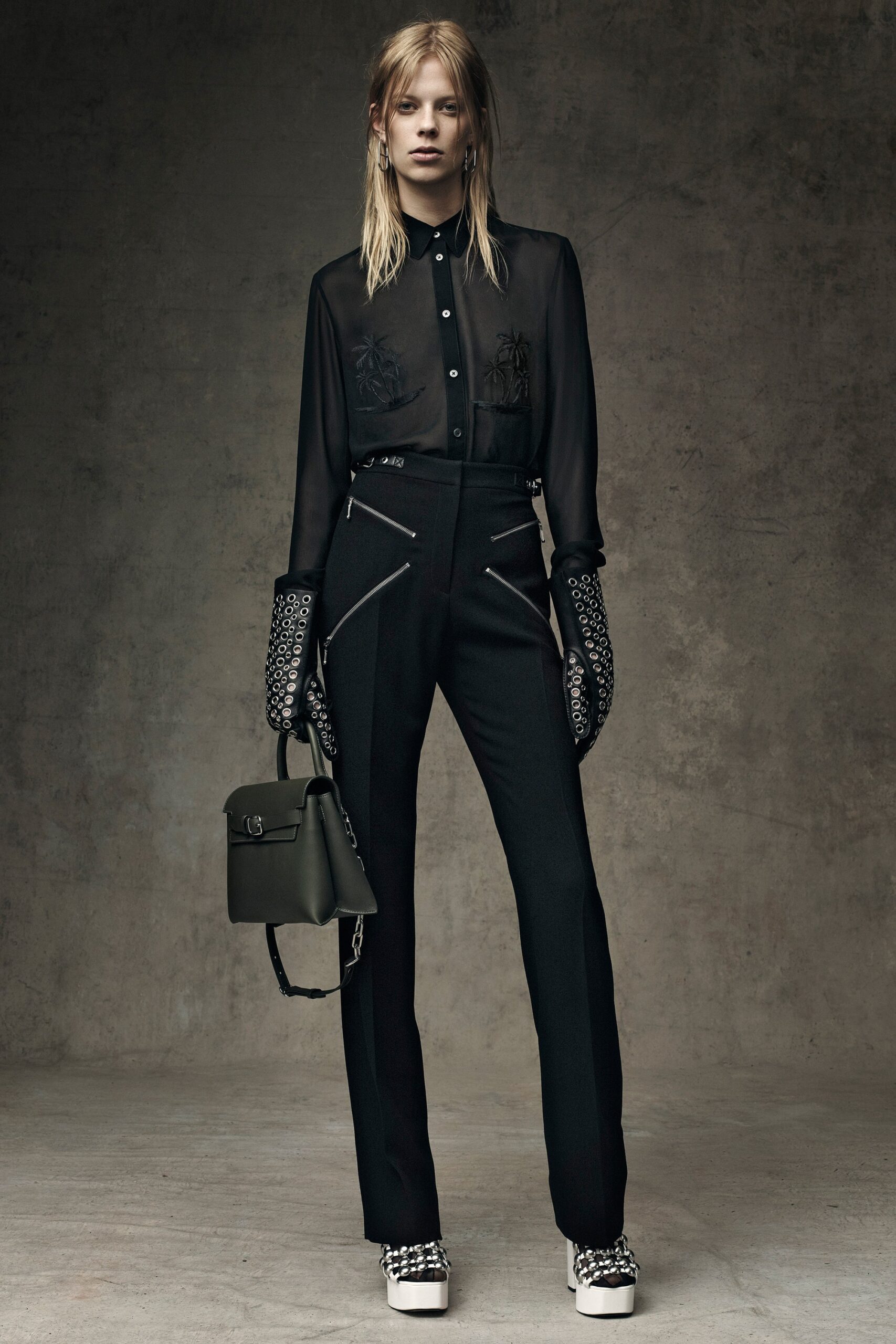 black leather fitted textured gloves