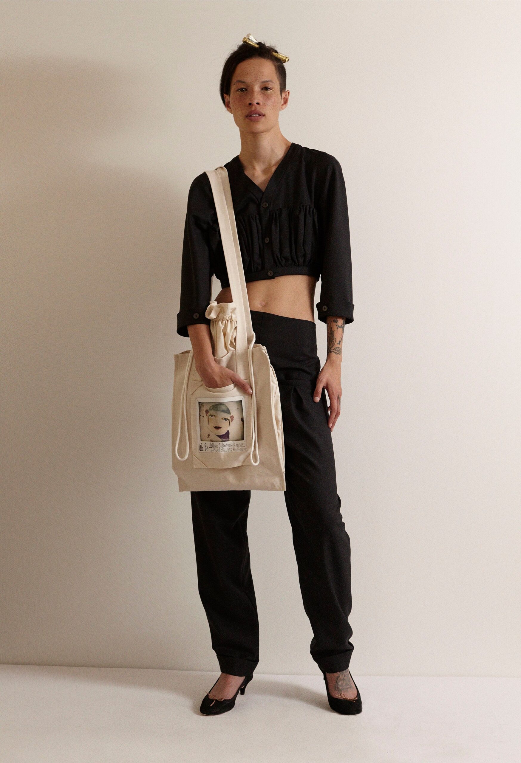 black cotton long-sleeve collared fitted ruffled cropped top