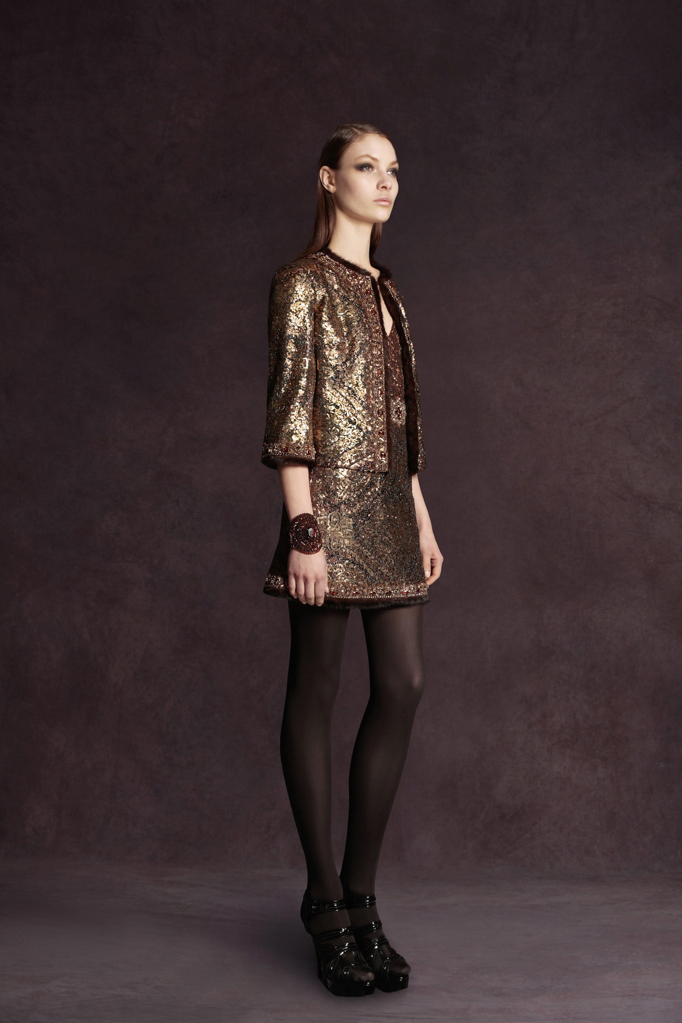 gold sequin long-sleeve collared fitted buttoned shiny jacket
