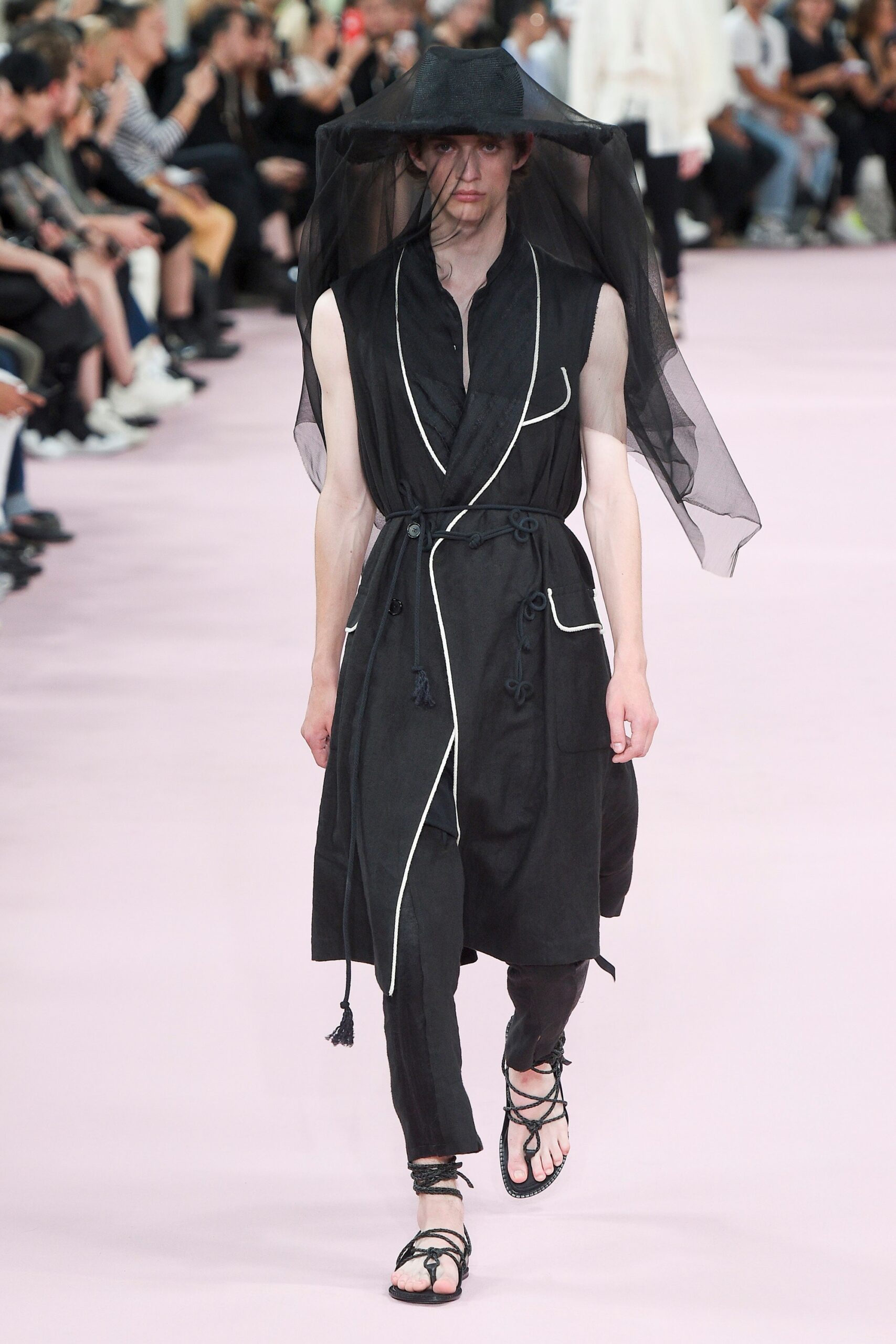 black cotton sleeveless collared relaxed belted midi coat