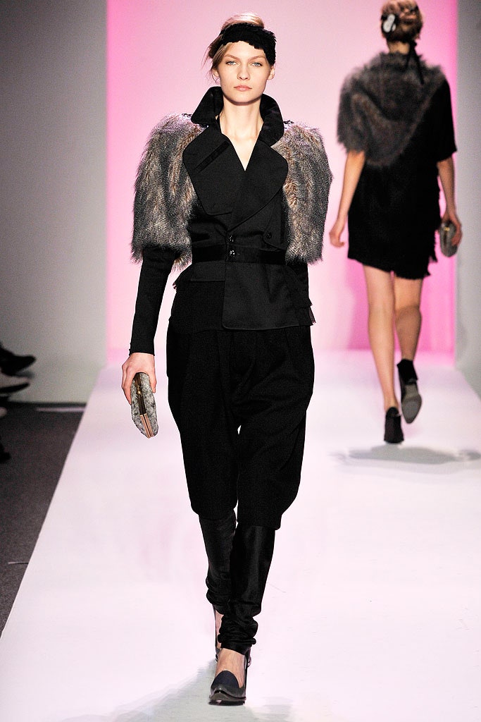 black fur long-sleeve collared fitted structured jacket