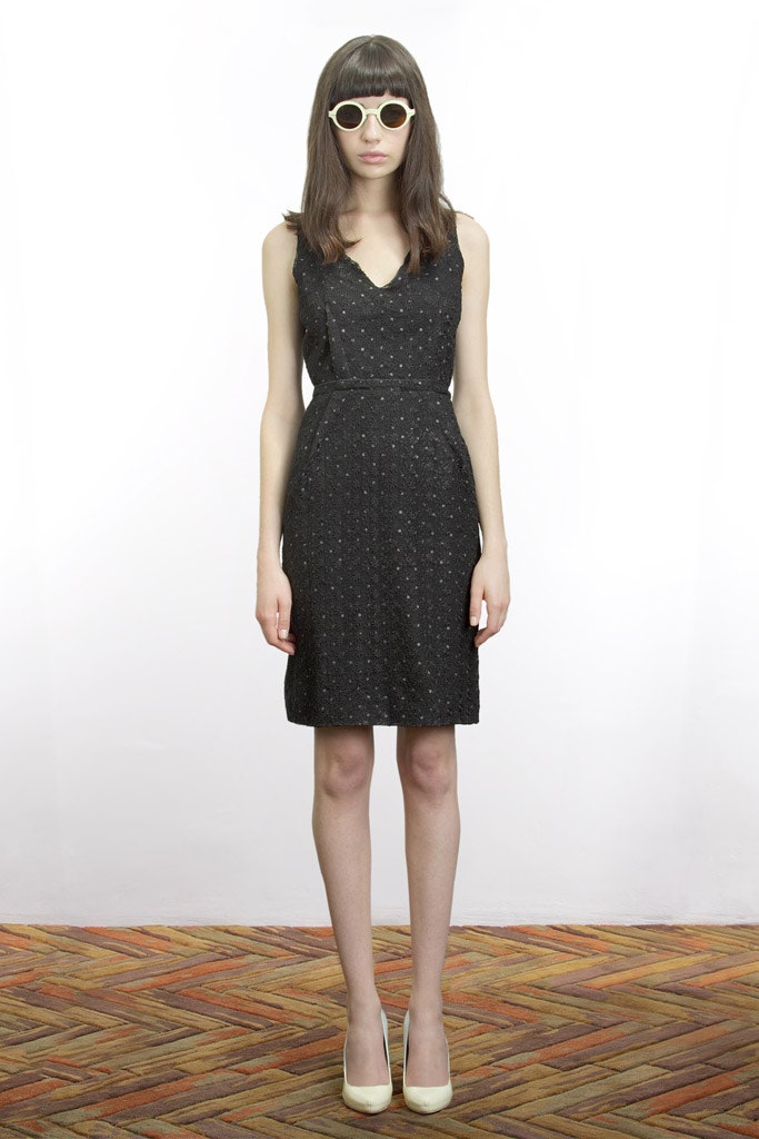 black fitted sleeveless dress