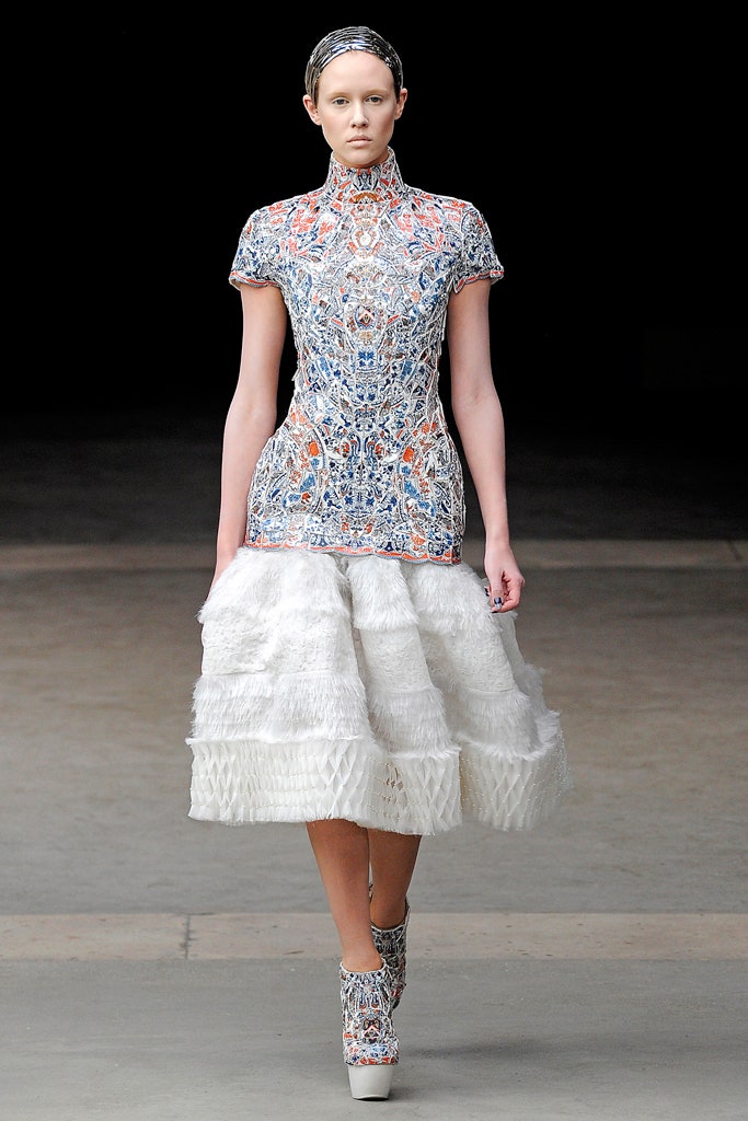 white tulle structured tiered midi skirt