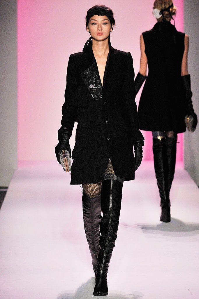 black velvet long-sleeve collared fitted pleated zippered coat