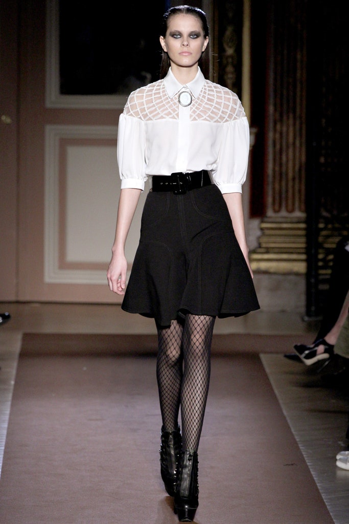 white cotton long-sleeve collared fitted pleated blouse