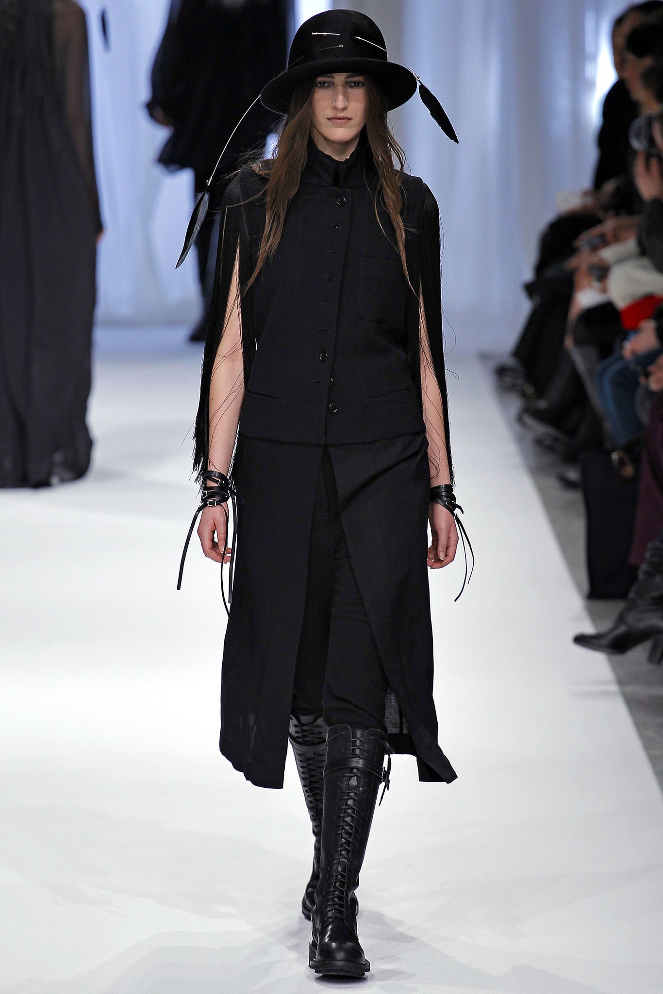 black fitted midi dress with hat