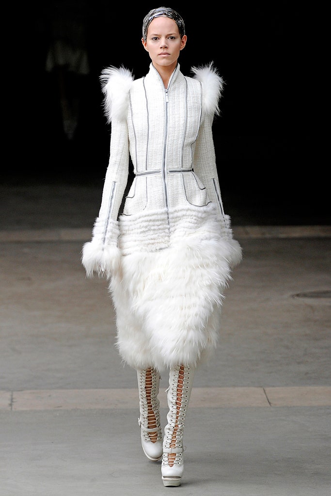 white wool long-sleeve collared fitted zippered pockets coat