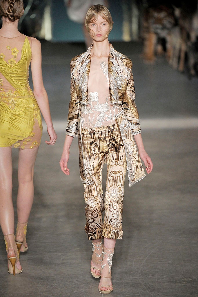 gold silk long-sleeve collared structured printed jacket