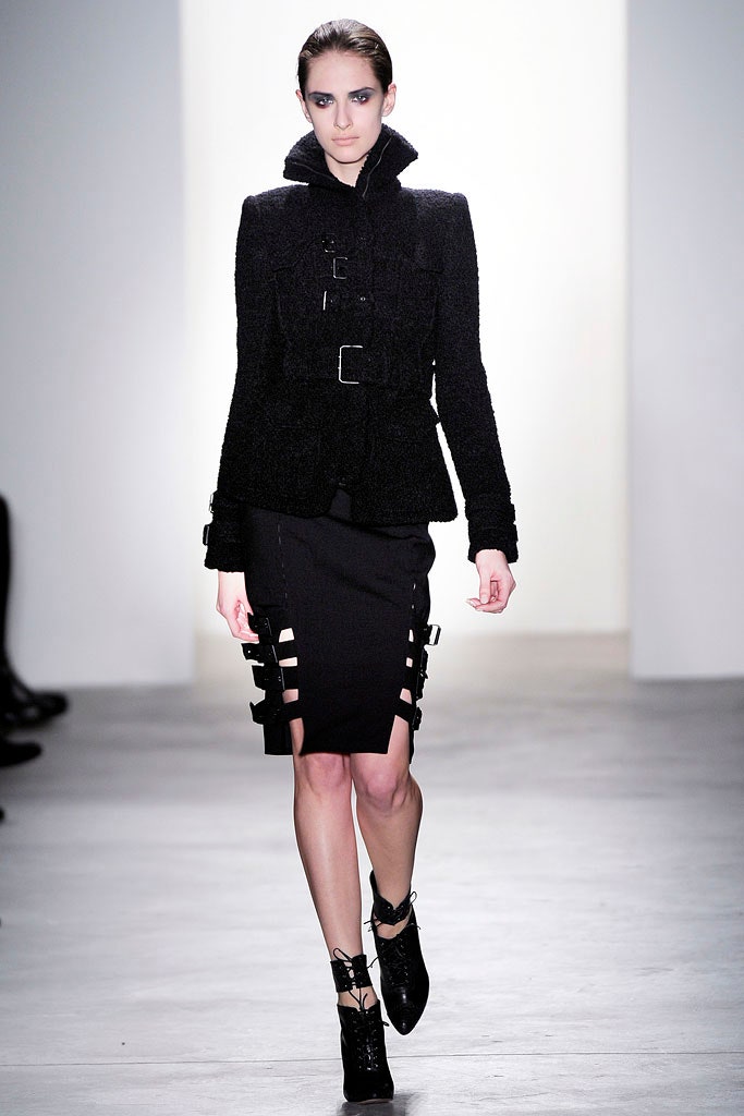 black wool long-sleeve collared fitted structured zippered jacket