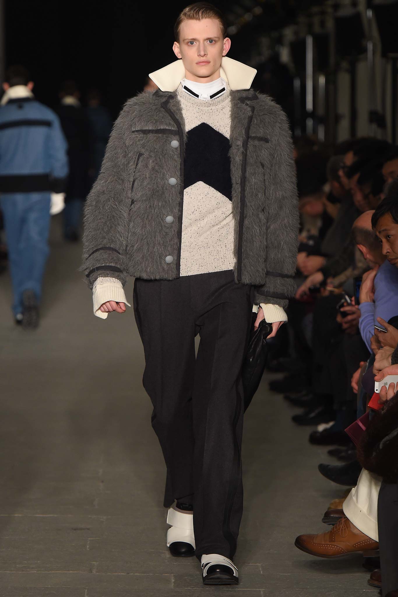 gray faux-fur long-sleeve collared oversized zippered jacket