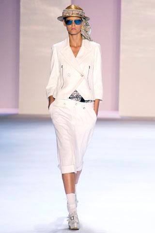 white cotton long-sleeve collared fitted zippered jacket