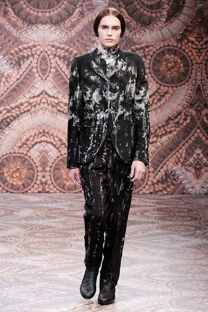 black cotton long-sleeve collared tailored buttoned printed suit