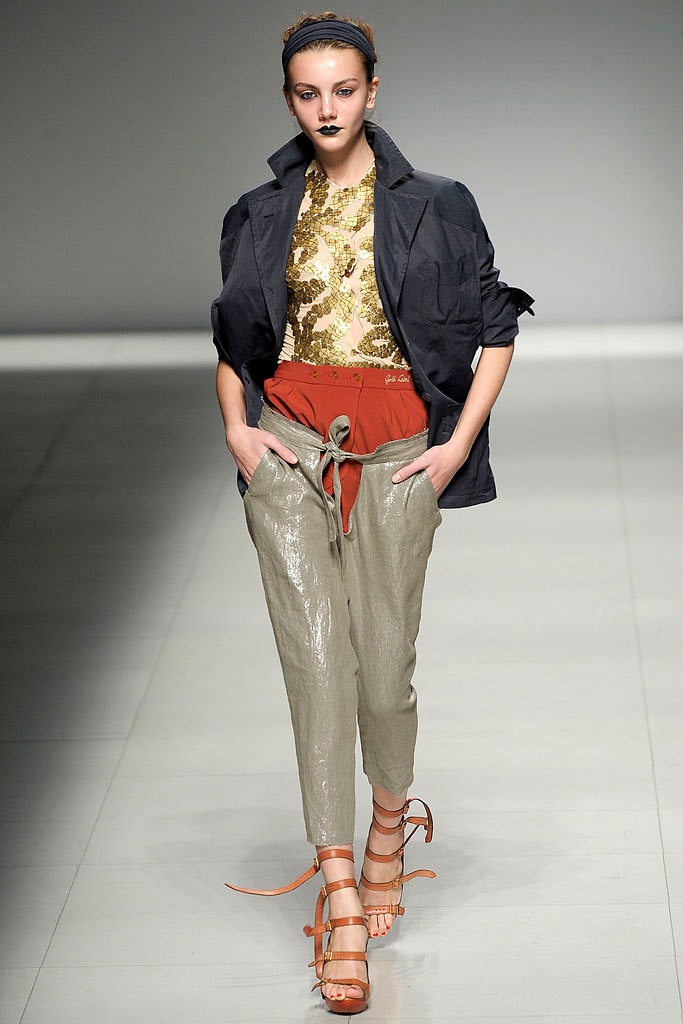 black relaxed jacket with gold top