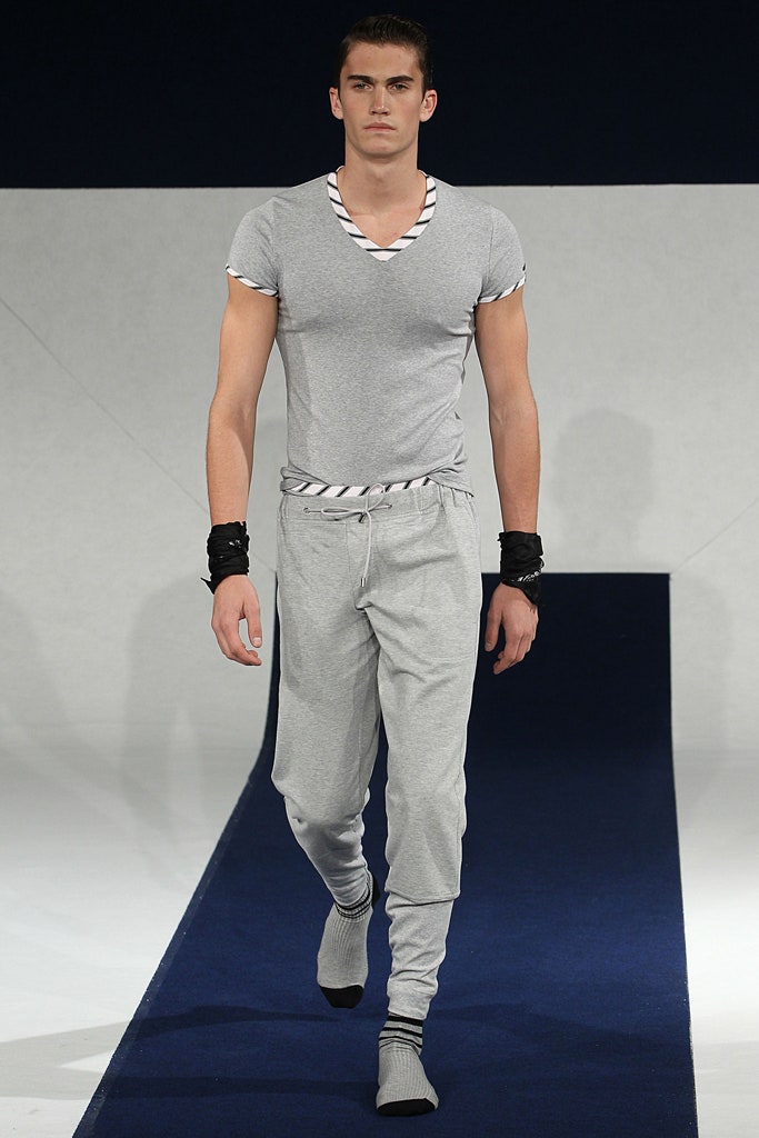 gray fitted t-shirt and relaxed pants