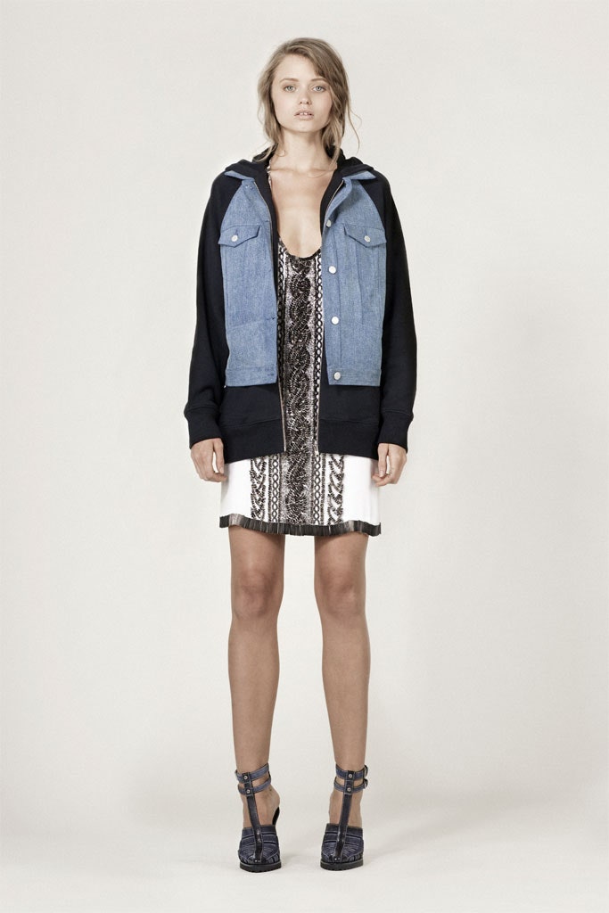 blue denim long-sleeve collared relaxed buttoned pockets jacket