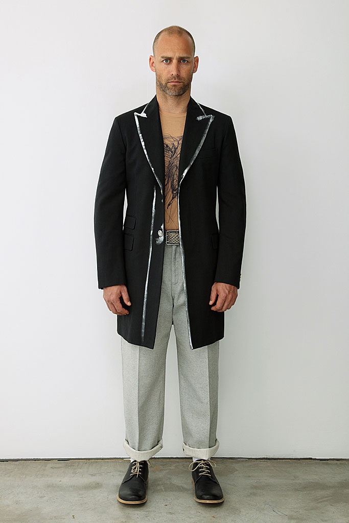 black wool long-sleeve collared tailored buttoned coat