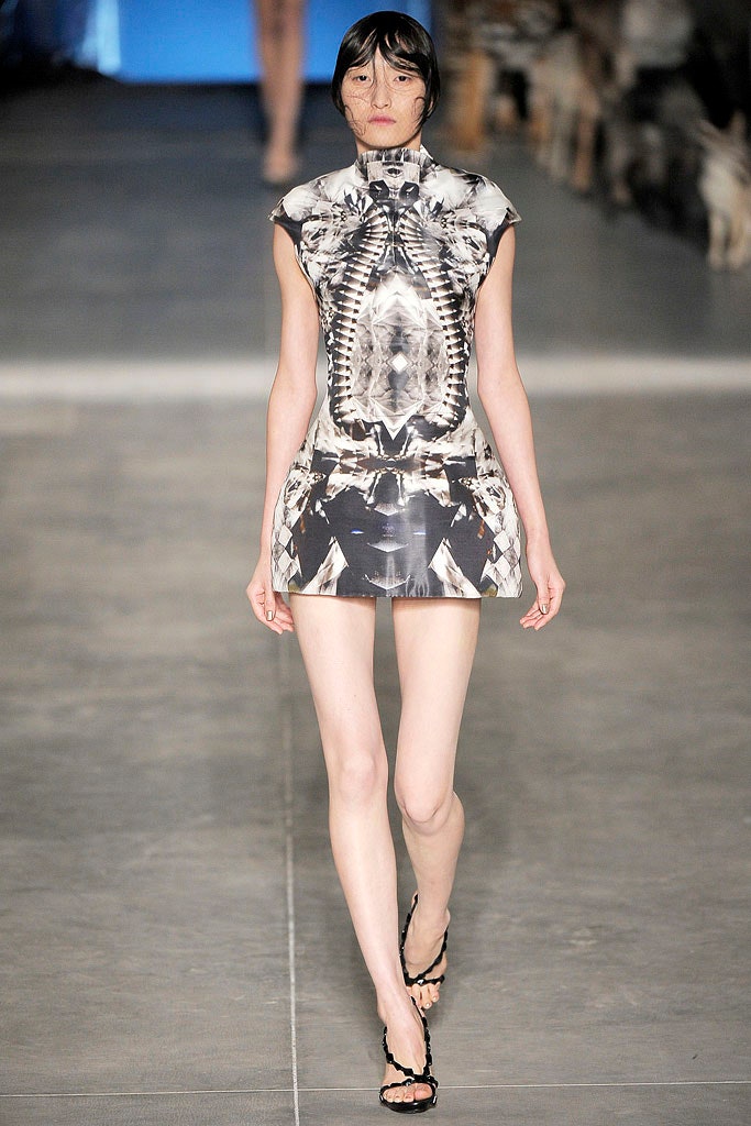 fitted black and white printed mini dress