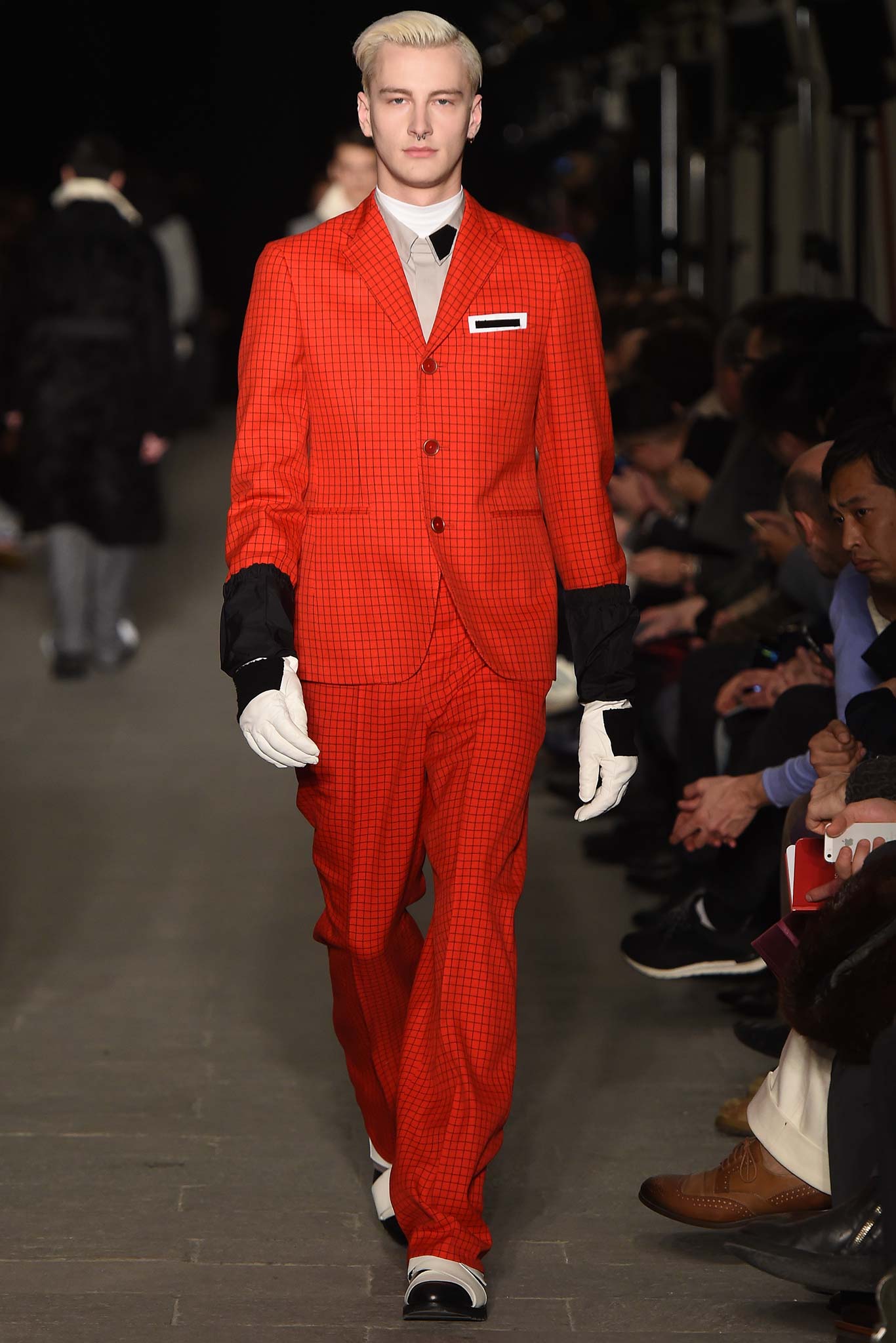 red long-sleeve collared fitted checked suit
