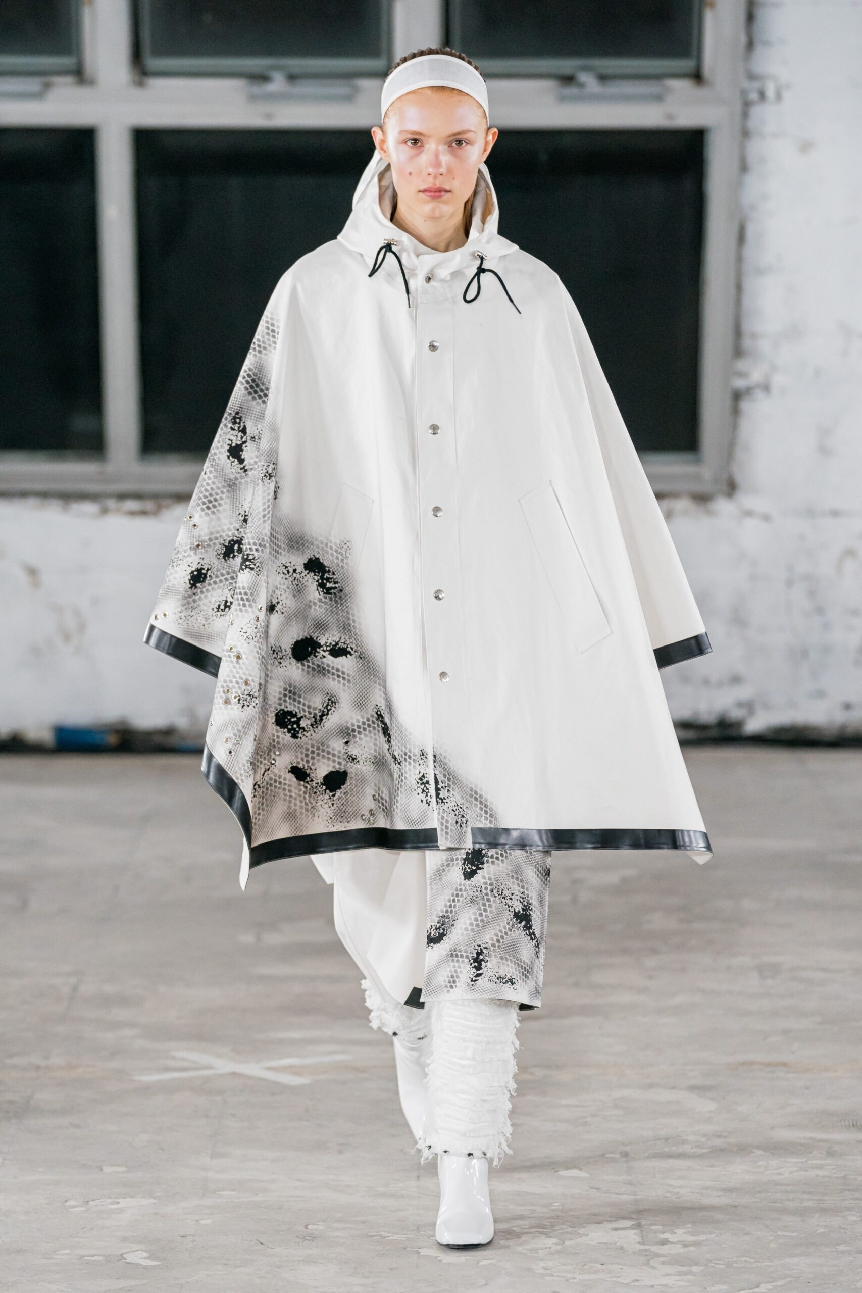 white cotton long-sleeve hooded relaxed zippered printed poncho