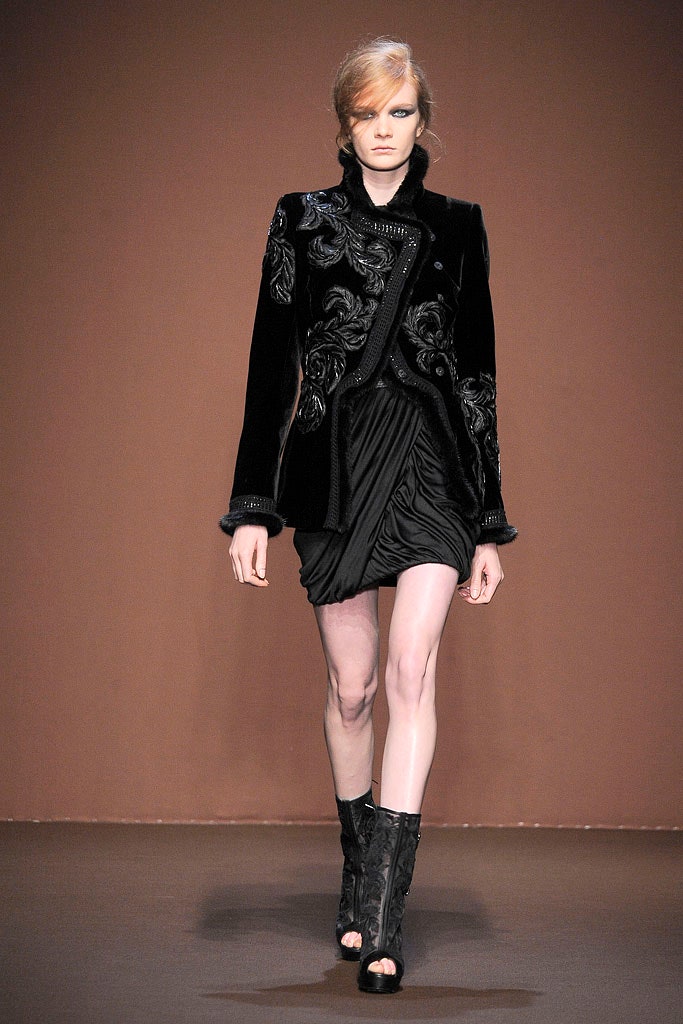 black velvet long-sleeve collared fitted embroidered blazer