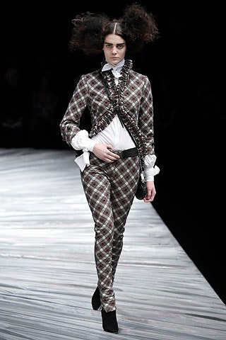 brown and white checked blazer outfit