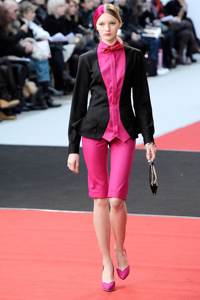 pink fitted straight-leg shorts