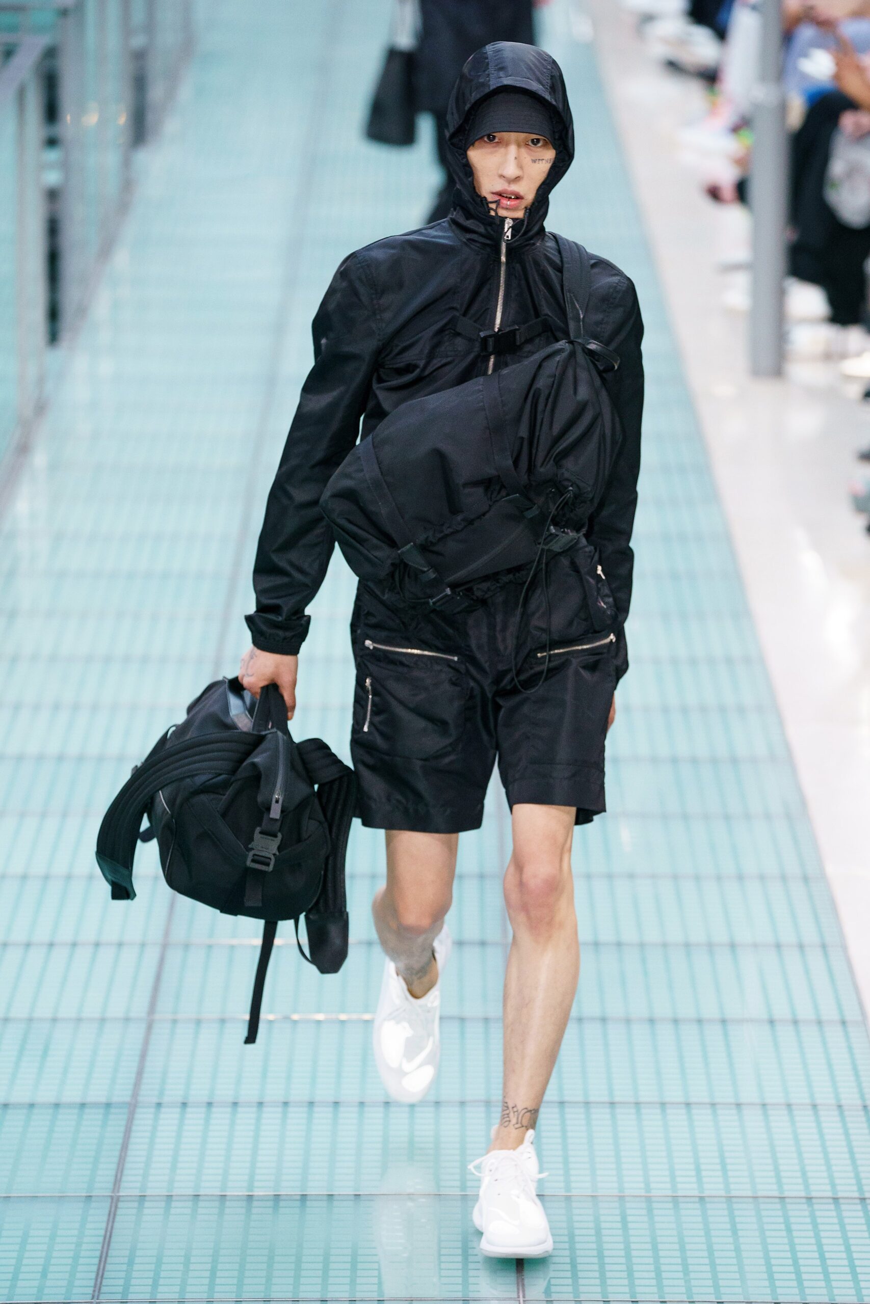 black jersey fitted zippered short shorts