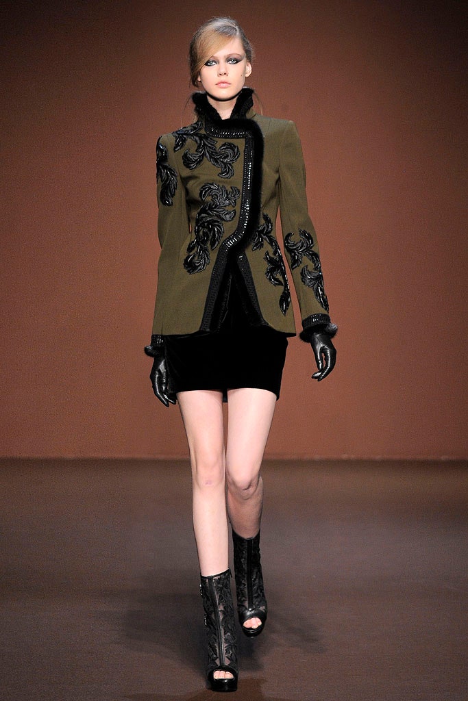 green silk long-sleeve collared fitted embroidered jacket