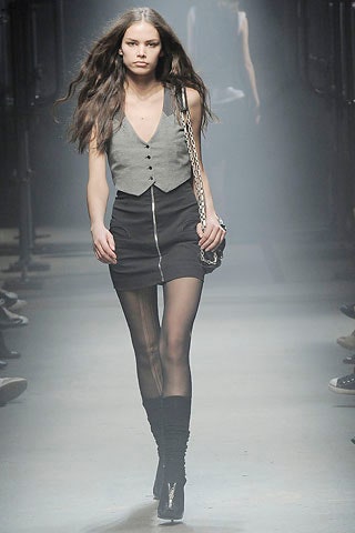 black fitted zippered short skirt