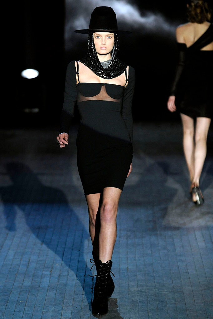 black fitted mini dress with hat