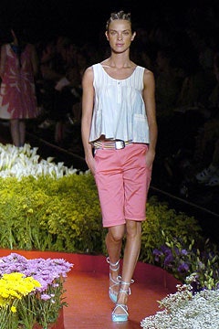 blue and white relaxed top with pink shorts