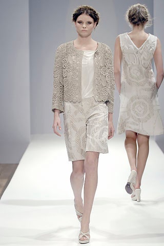 beige lace long-sleeve collared fitted layered jacket