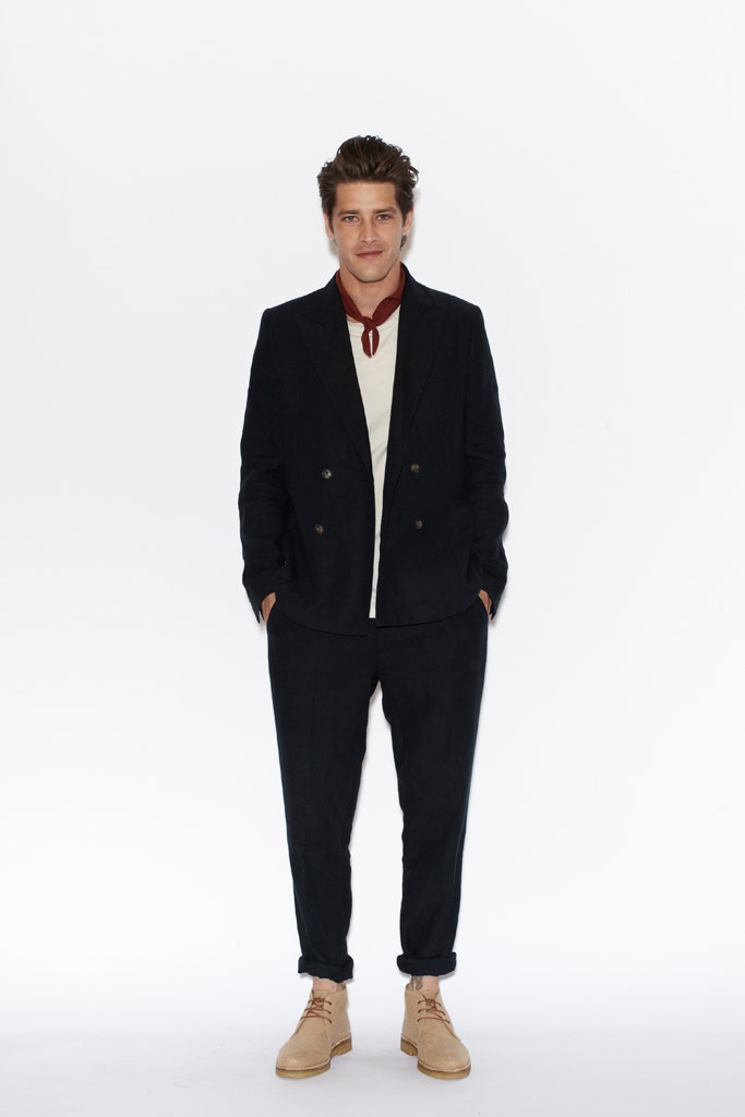 black wool long-sleeve collared tailored buttoned suit