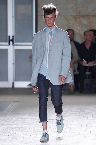 blue cotton long-sleeve collared fitted shirt