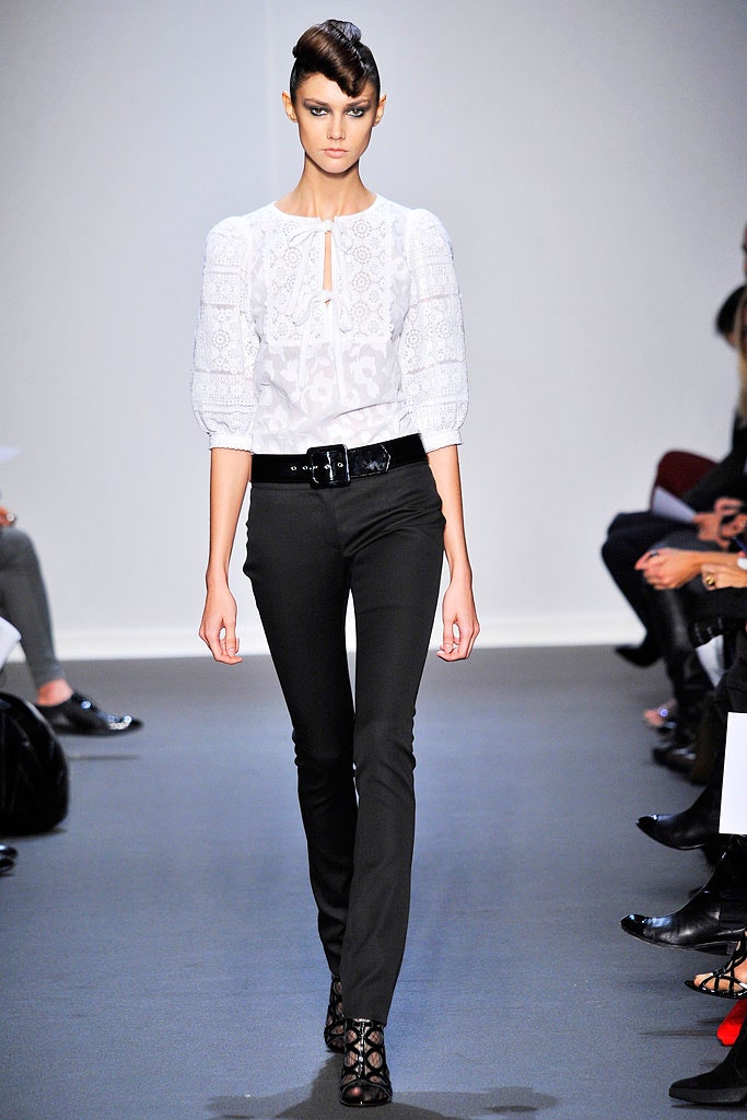 white lace long-sleeve collared fitted pleated blouse