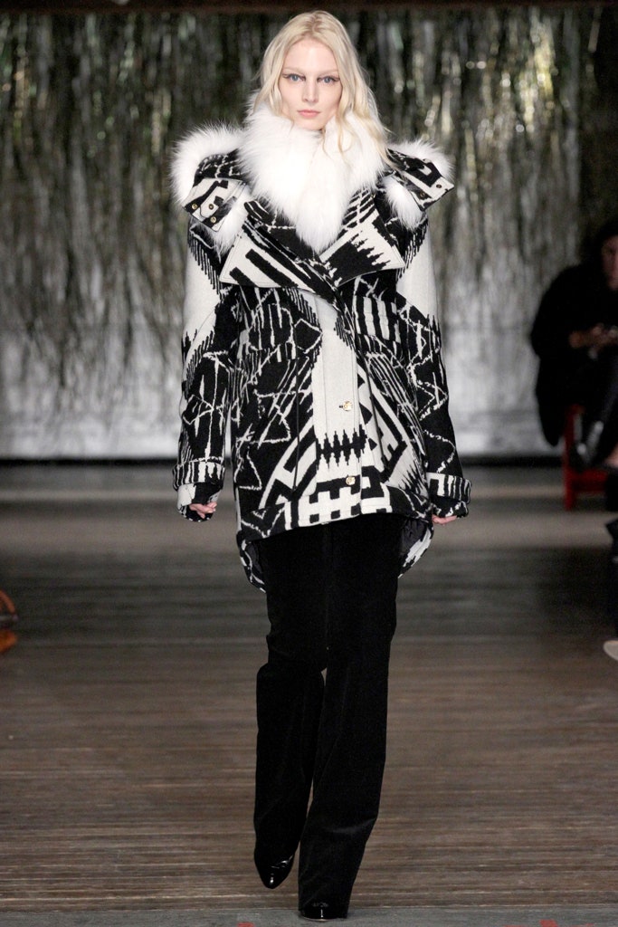 black wool long-sleeve collared relaxed printed layered coat