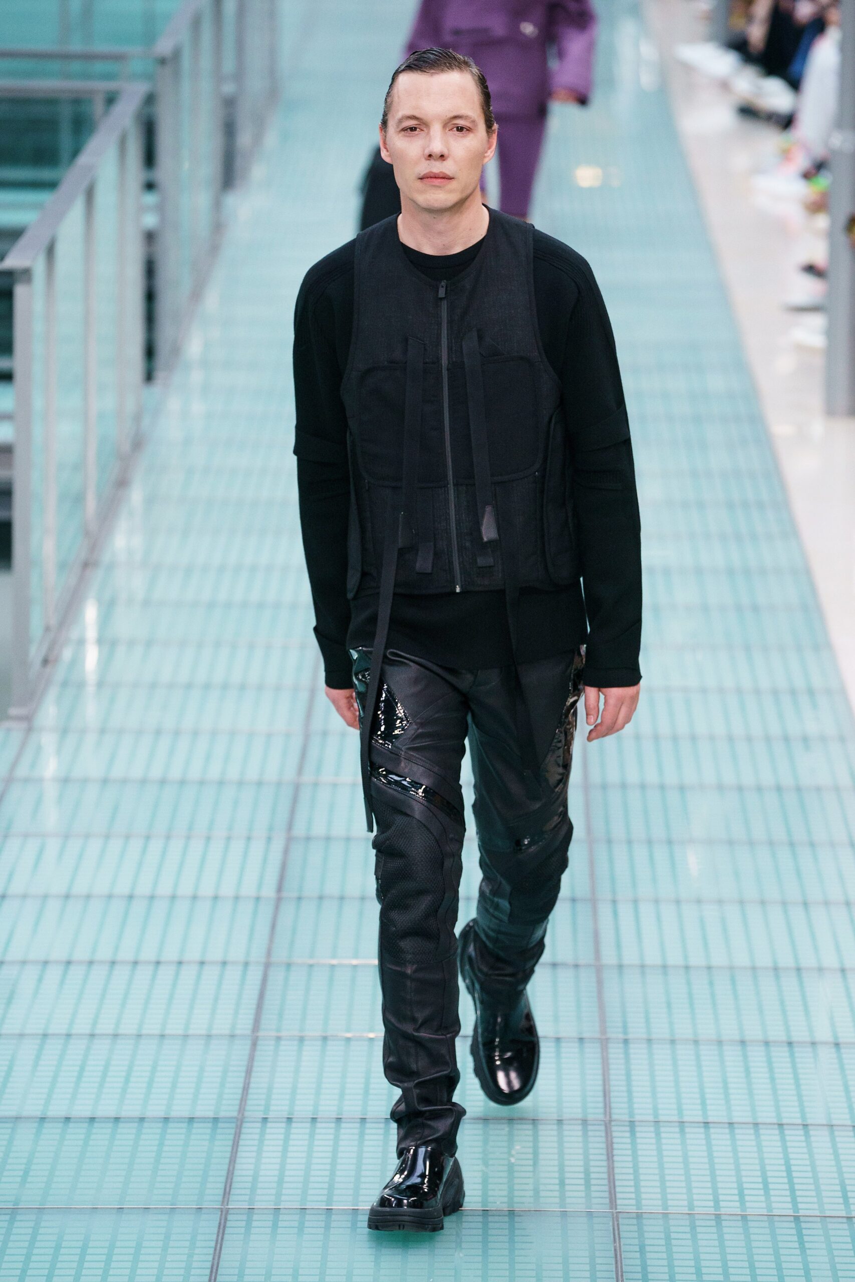black cotton long-sleeve collared fitted zippered jacket