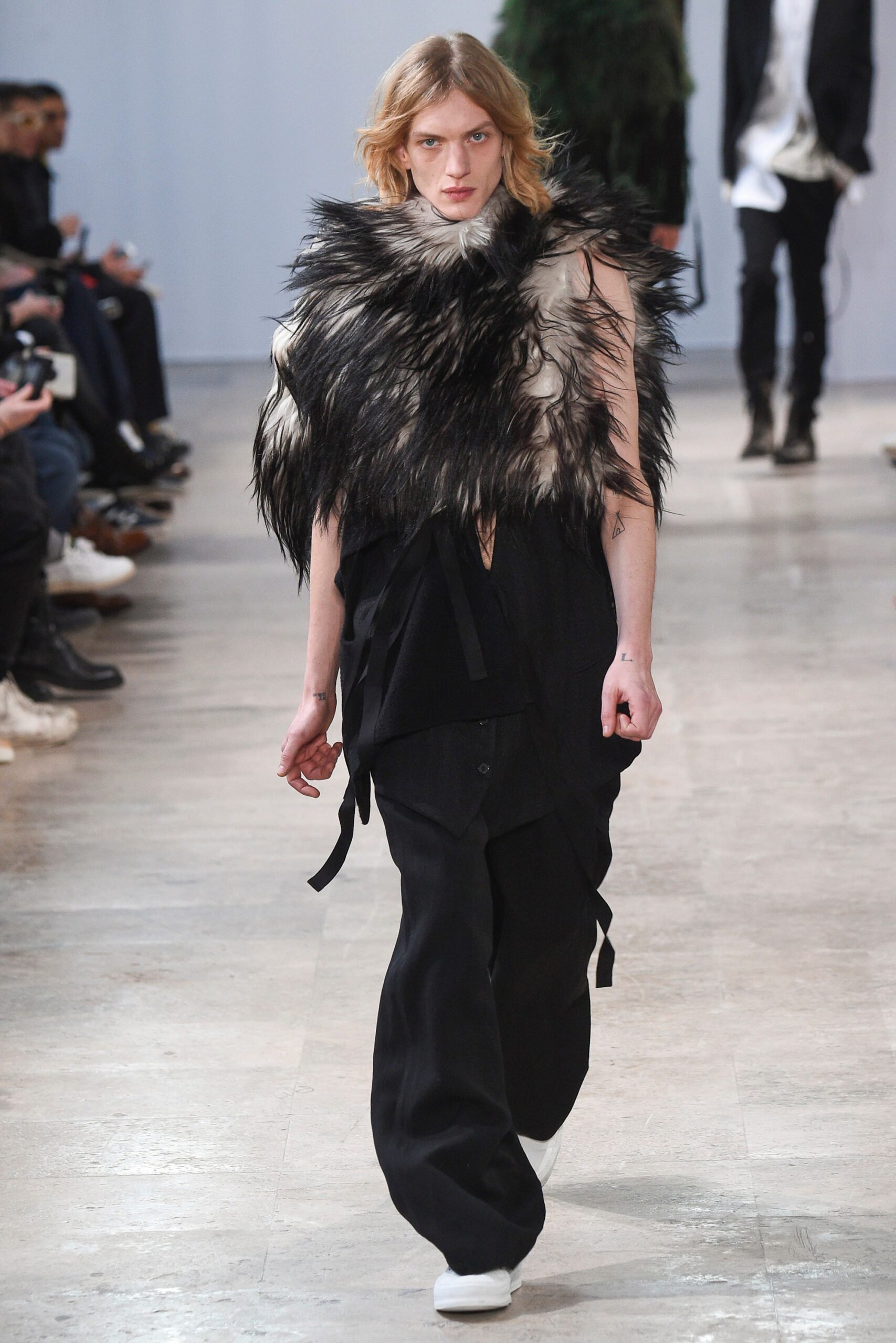 black fur sleeveless relaxed layered top